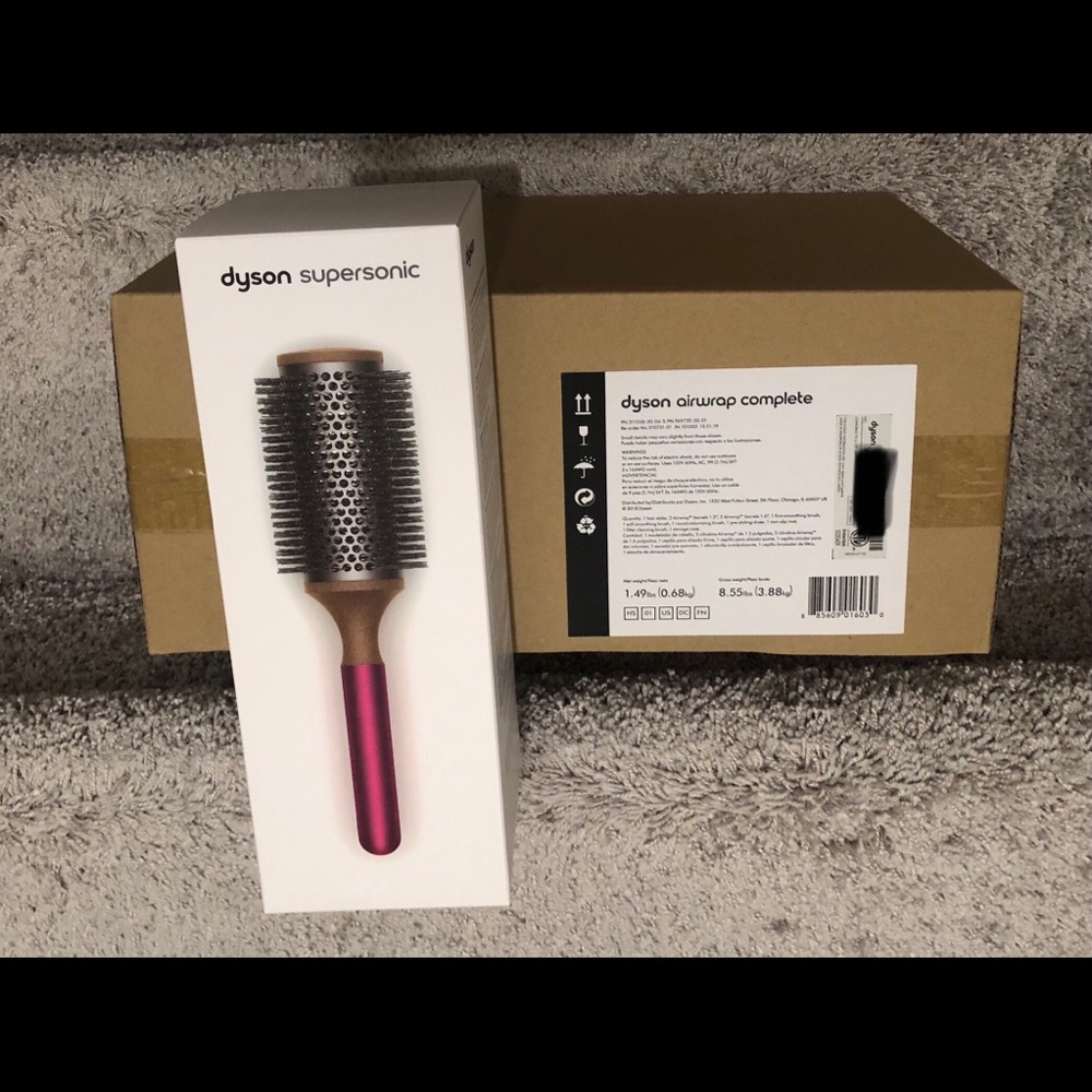 Dyson airwrap complete and vented brush